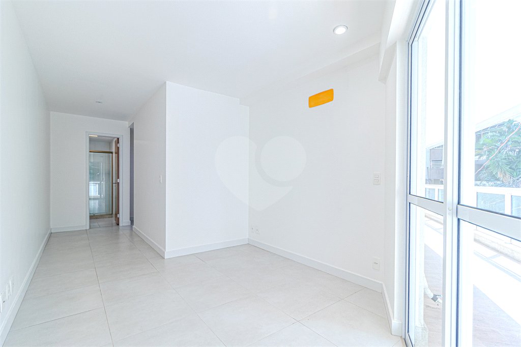 Apartamento à venda com 3 quartos, sendo 1 suíte, em Lagoa, Rio de Janeiro, RJ