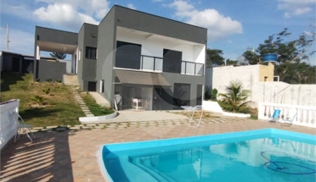 Chácara à venda com 4 quartos, sendo 1 suíte,  no Centro, Biritiba-mirim, SP