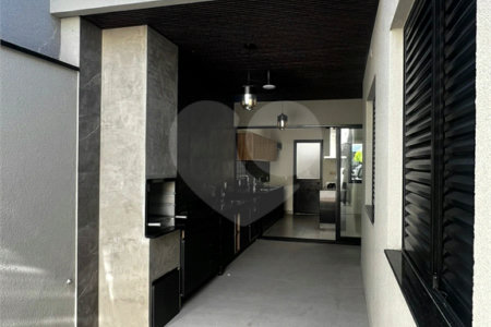 Casa à venda com 3 quartos, sendo 1 suíte, no condomínio Village Moutonnée, Salto - SP