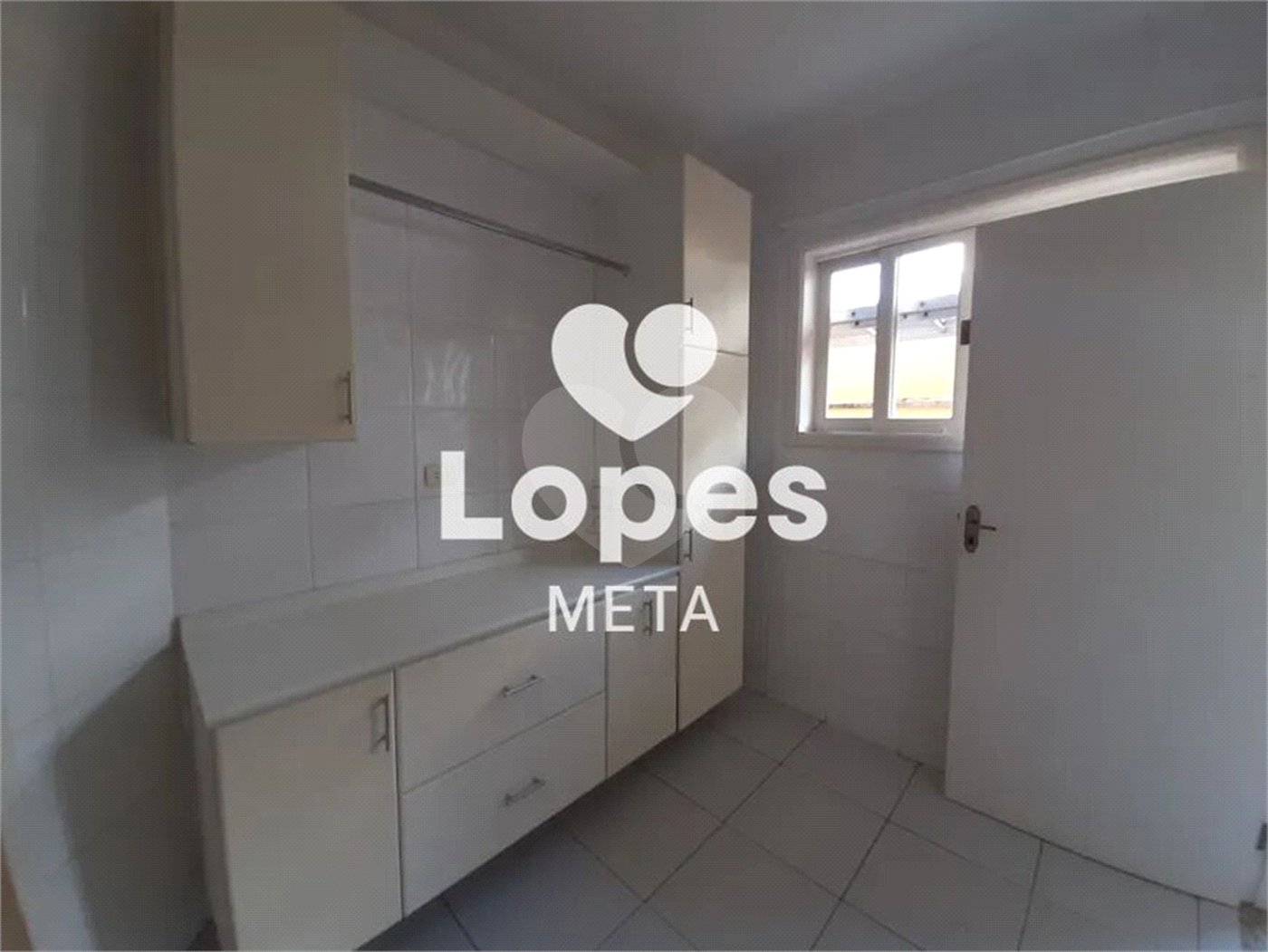 Casa à venda com 4 suítes no condomínio Altos da Serra Ii, São José dos Campos - SP