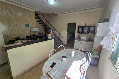 Casa à venda com 5 quartos, sendo 1 suíte,  em Vila Santana, Itapetininga, SP