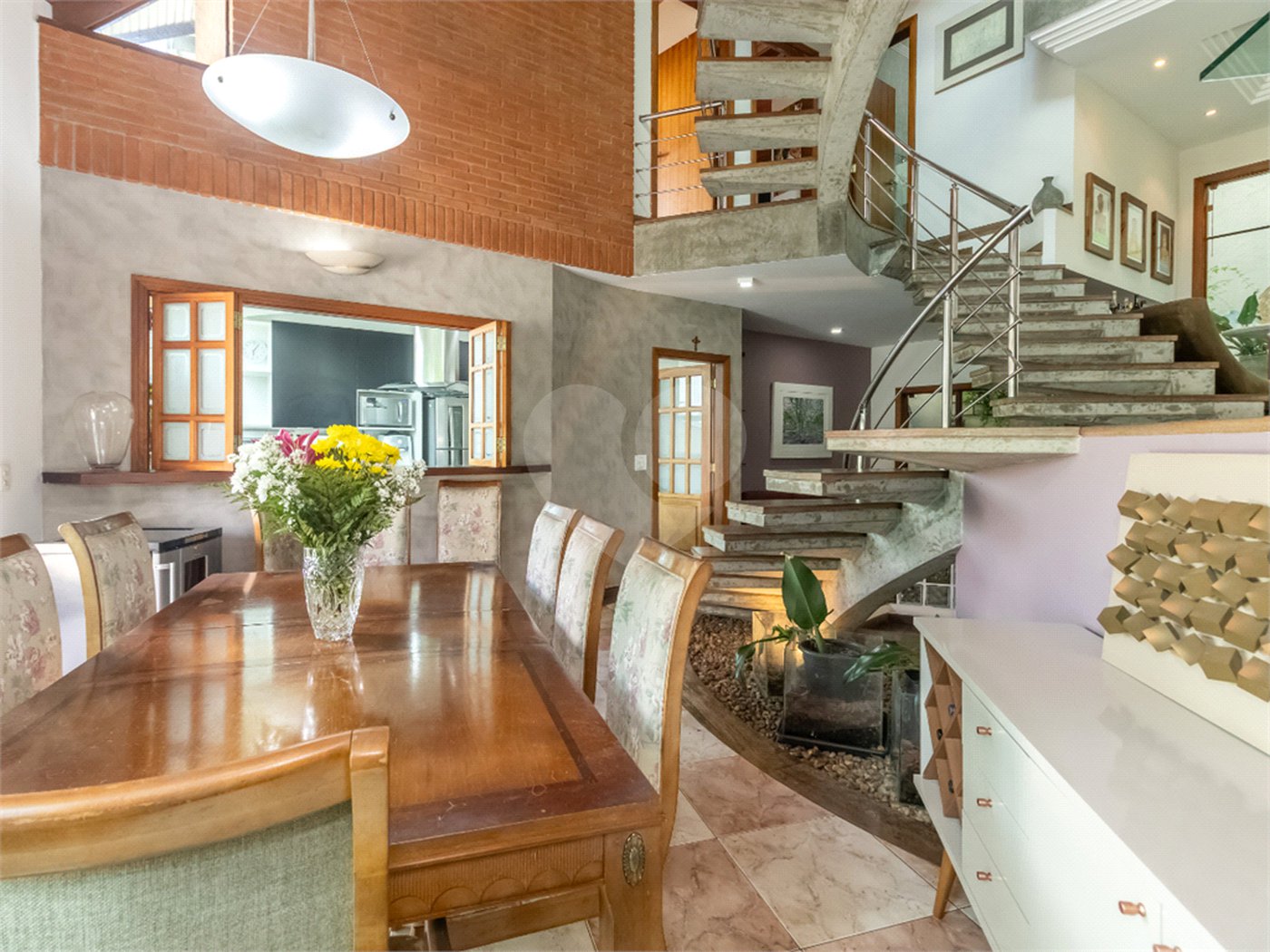 Casa à venda com 4 quartos, sendo 2 suítes, em Jardim Marajoara, São Paulo, SP