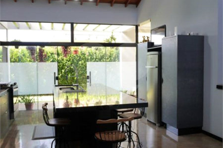 Casa à venda com 4 quartos, sendo 2 suítes, no condomínio Primavera, Salto - SP