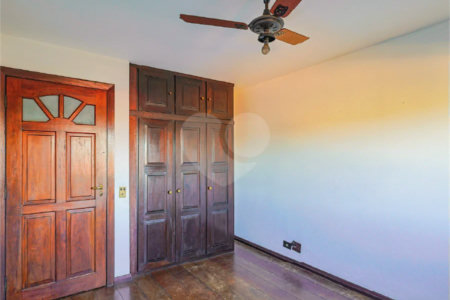 Sobrado à venda com 3 quartos, sendo 1 suíte,  em Jardim Leonor, São Paulo, SP