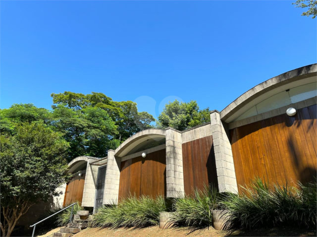 Casa à venda com 5 quartos, sendo 3 suítes,  em Morumbi, São Paulo, SP