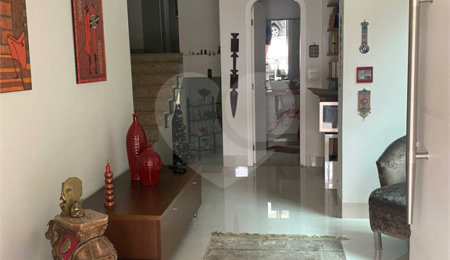 Casa à venda com 4 suítes no condomínio Granja Morumbi, São Paulo - SP