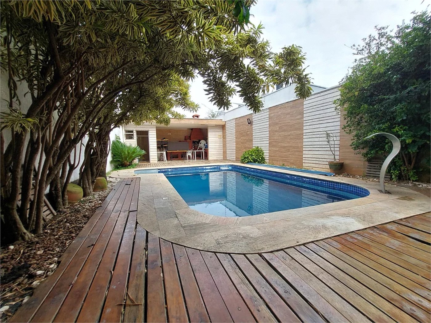 Casa à venda ou para alugar com 4 suítes em Lapa, São Paulo, SP