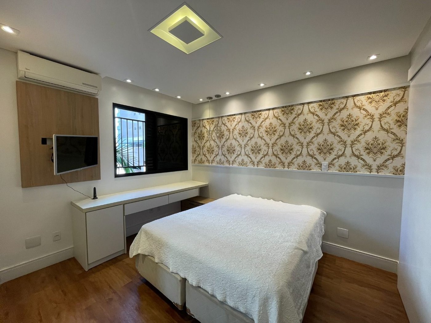 Apartamento 3 dormitórios (1 suíte), vaga para 2 carros, no Boqueirão, Santos