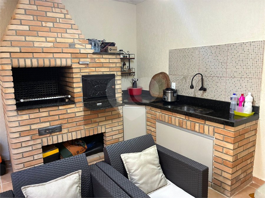 Sobrado à venda com 3 quartos em Montanhão, São Bernardo do Campo, SP