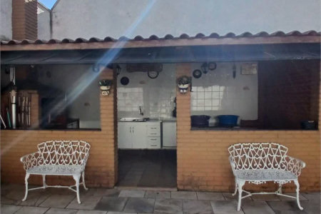 Sobrado à venda com 4 quartos, sendo 2 suítes,  em Jardim Leonor, São Paulo, SP