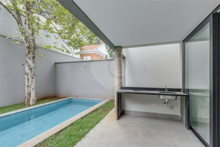 Casa à venda com 4 suítes no condomínio Venezia, São Paulo - SP