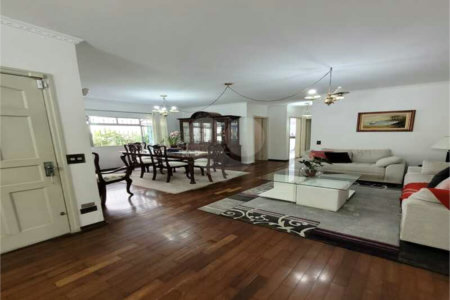 Sobrado à venda com 6 quartos, sendo 2 suítes, em Vila Romana, São Paulo, SP