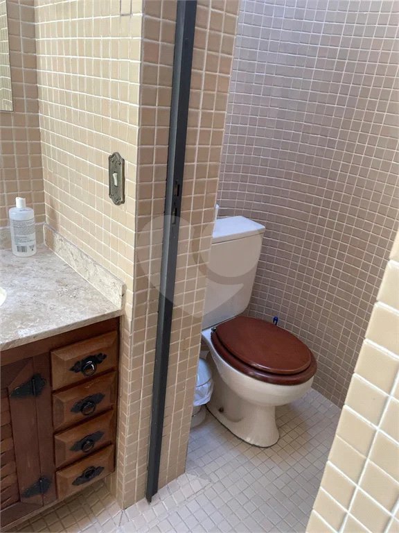 Casa à venda, 742 m², com piscina, 5 suítes, em Embu das Artes