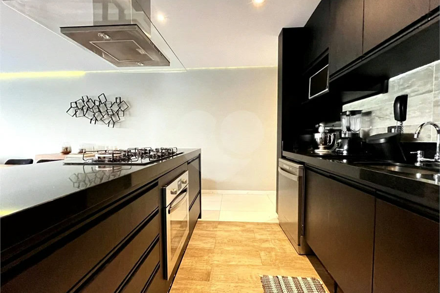 Apartamento à venda com 3 quartos, sendo 1 suíte, em Riviera de São Lourenço, Bertioga, SP
