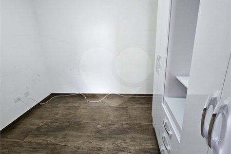 Sobrado à venda com 3 quartos, sendo 1 suíte,  em Vila Nivi, São Paulo, SP