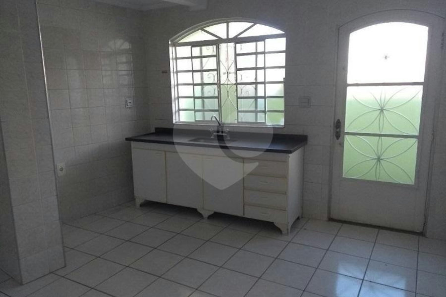 Casa à venda com 2 quartos, sendo 1 suíte, em Tremembé, São Paulo, SP