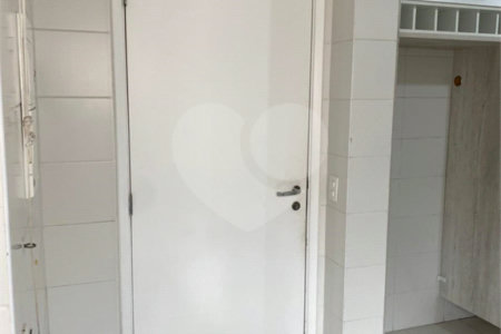 Apartamento à venda com 4 quartos, sendo 2 suítes, em Paraíso do Morumbi, São Paulo, SP