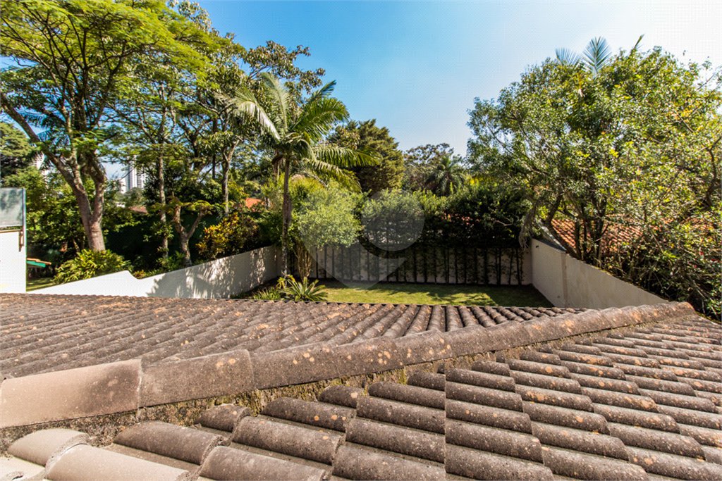 Sobrado à venda com 4 quartos, sendo 1 suíte,  em Jardim Marajoara, São Paulo, SP