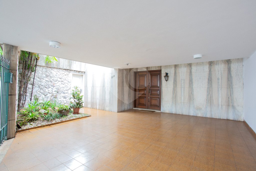 Casa à venda ou para alugar com 3 quartos, sendo 1 suíte,  em Mirandópolis, São Paulo, SP