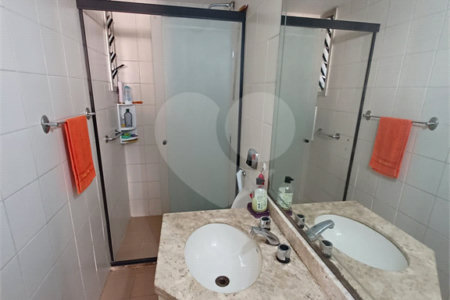 Apartamento à venda com 3 quartos, sendo 1 suíte, em Jardim das Acácias, São Paulo, SP