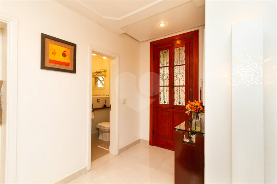 Casa à venda com 4 quartos, sendo 2 suítes, no condomínio Da Serra, São Paulo - SP