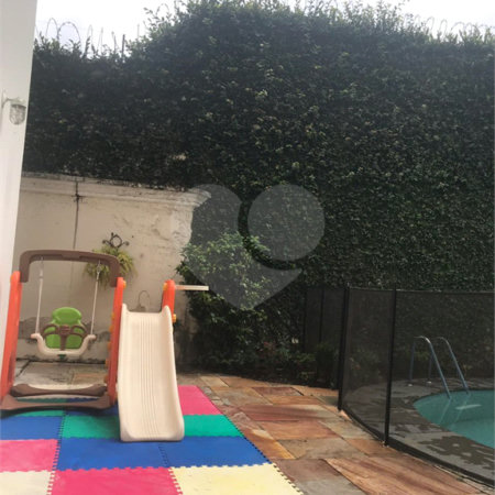 Casa à venda com 4 suítes em Jardim Leonor, São Paulo, SP