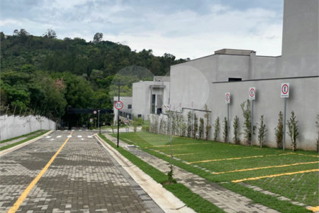 Casa à venda com 3 suítes no condomínio Villaggio Maranello, Vinhedo - SP