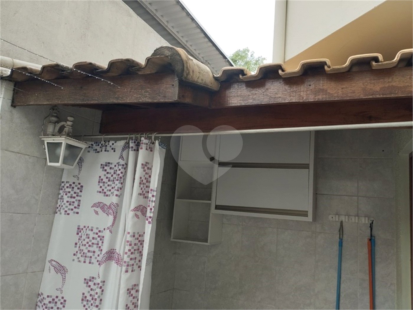 Casa à venda com 3 quartos, sendo 1 suíte, no condomínio Residencial Jardim das Palmas, São Paulo - SP