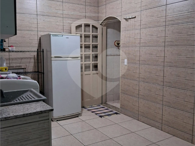 Sobrado à venda com 3 quartos, sendo 1 suíte,  em Parque Gerassi, Santo André, SP