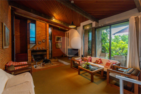 Casa à venda com 4 quartos, sendo 2 suítes, em Jardim Prudência, São Paulo, SP