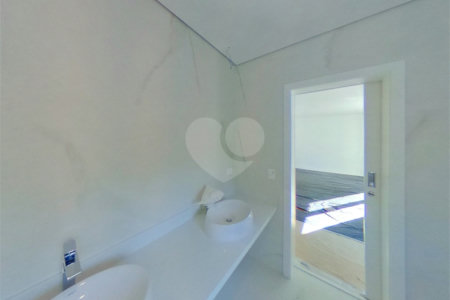 Casa à venda com 4 quartos, sendo 3 suítes,  em Jardim Marajoara, São Paulo, SP