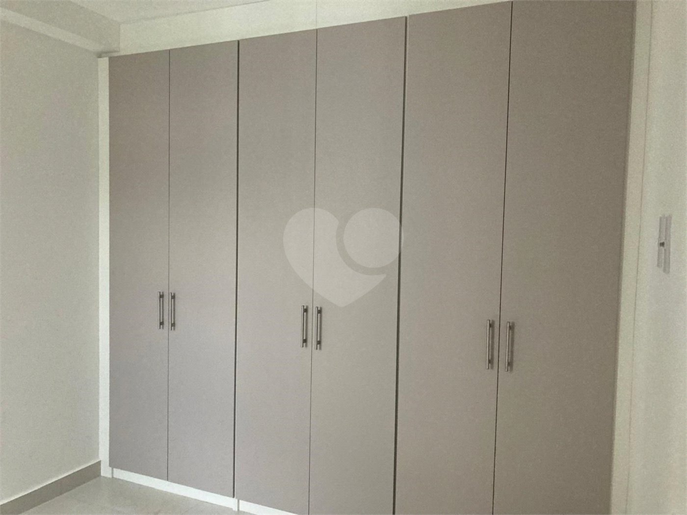 Apartamento à venda com 2 quartos, sendo 1 suíte, em Jardim Santiago, Indaiatuba, SP