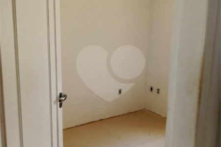 Casa à venda com 4 quartos, sendo 1 suíte, no condomínio Atlantico Sul, Rio de Janeiro - RJ