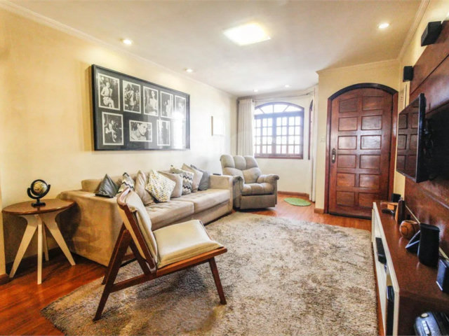 Sobrado à venda com 3 quartos, sendo 1 suíte,  em Parada Inglesa, São Paulo, SP