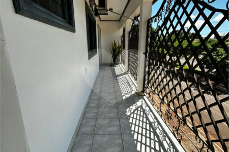 Sobrado à venda com 6 quartos, sendo 1 suíte, no Centro, Ponta Porã, MS