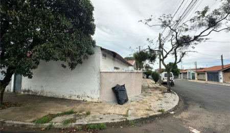 Casa à venda com 4 quartos, sendo 1 suíte,  em Jardim Cruzeiro do Sul, São Carlos, SP