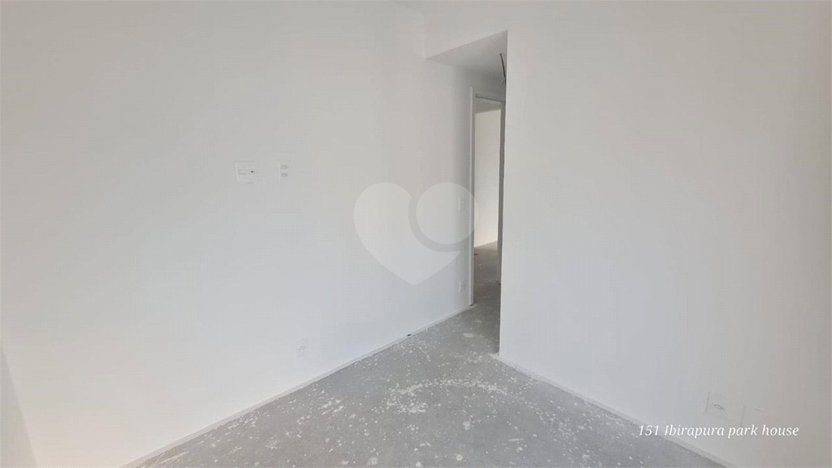 Apartamento à venda com 3 suítes em Moema, São Paulo, SP