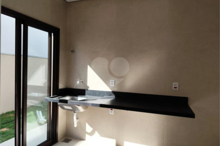 Casa à venda com 3 suítes no condomínio Recanto das Palmas, Vinhedo - SP