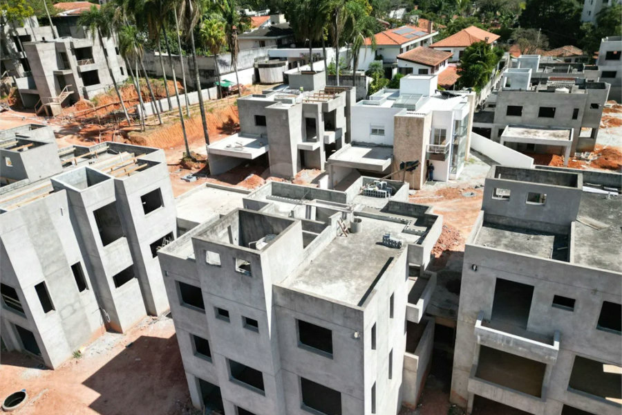 Casa à venda com 4 quartos, sendo 2 suítes, no condomínio Residencial Floresta, São Paulo - SP