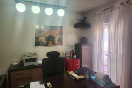 Sobrado à venda com 4 quartos, sendo 1 suíte, em Água Branca, São Paulo, SP