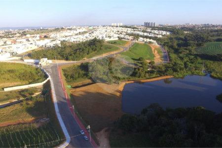 Casa à venda com 3 suítes no condomínio Condomíno Helena Maria, Sorocaba - SP