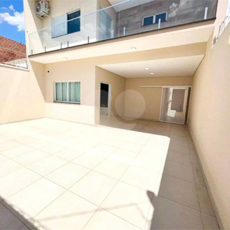 Sobrado à venda com 3 quartos, sendo 1 suíte,  em Residencial Jardim Nathália, Sorocaba, SP