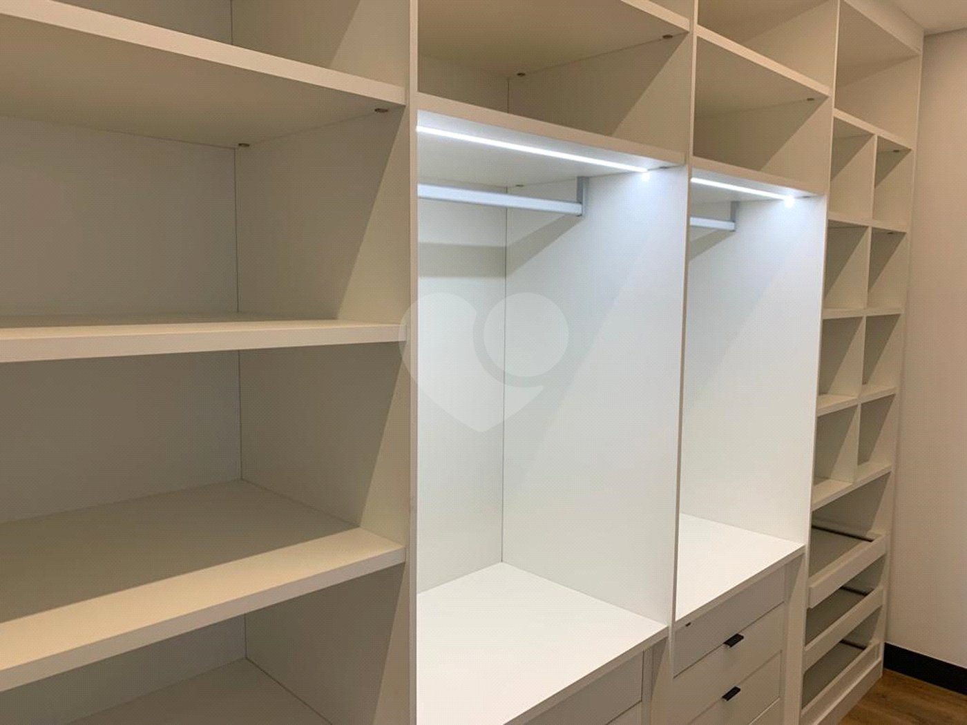 Apartamento à venda com 3 suítes em Indianópolis, São Paulo, SP
