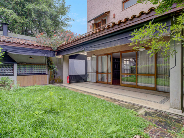 Casa de Vila à venda ou para alugar com 3 suítes em Jardim dos Estados, São Paulo, SP