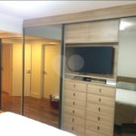 Casa à venda com 3 quartos, sendo 2 suítes, no condomínio Floradas da Serra, São Paulo - SP