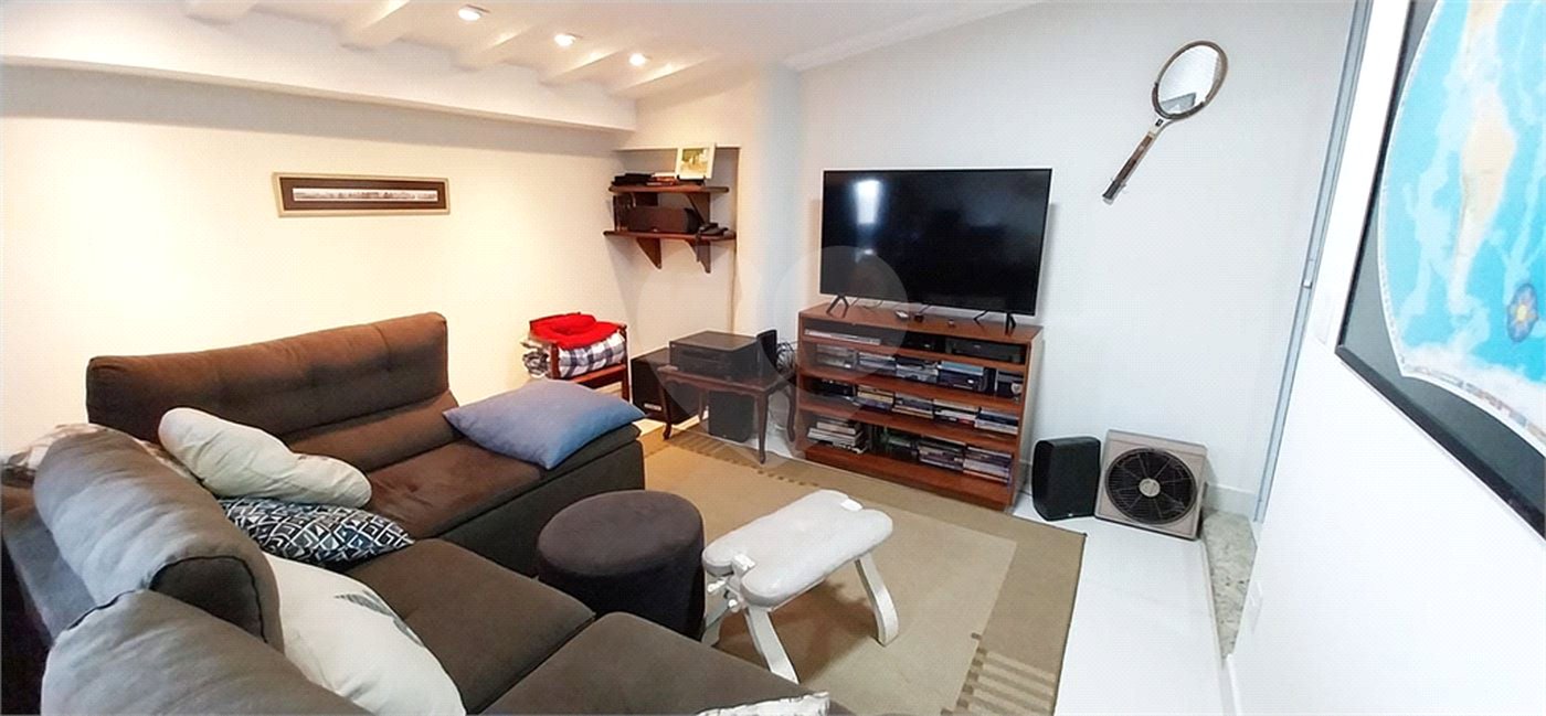 Cobertura à venda com 4 quartos, sendo 2 suítes,  em Vila Embaré, Valinhos, SP