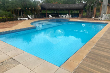 Casa à venda com 8 quartos, sendo 4 suítes, no condomínio Santa Filomena, Salto - SP