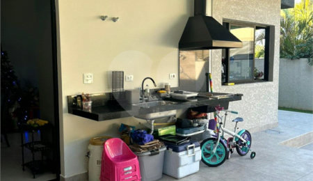 Casa à venda com 3 suítes no condomínio Shamballa 1, Atibaia - SP