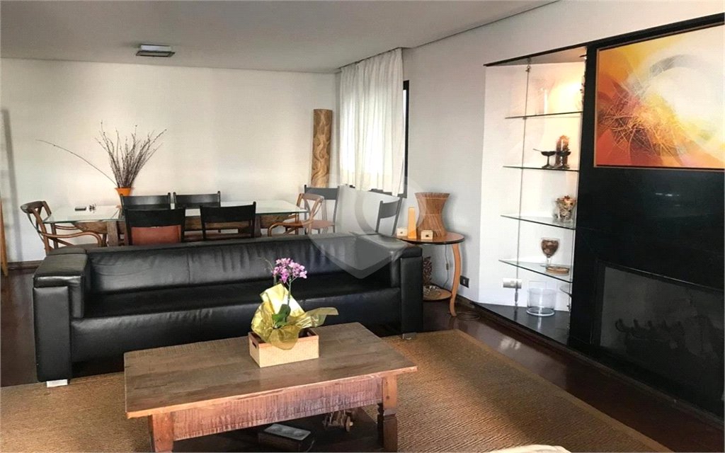 Apartamento à venda com 4 quartos, sendo 2 suítes, em Cerqueira César, São Paulo, SP