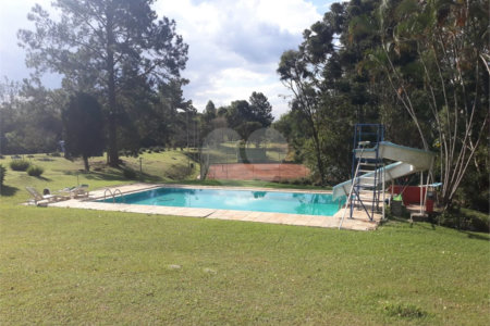 Sítio à venda com 5 quartos, sendo 3 suítes,  em Planalto Verde, São Roque, SP